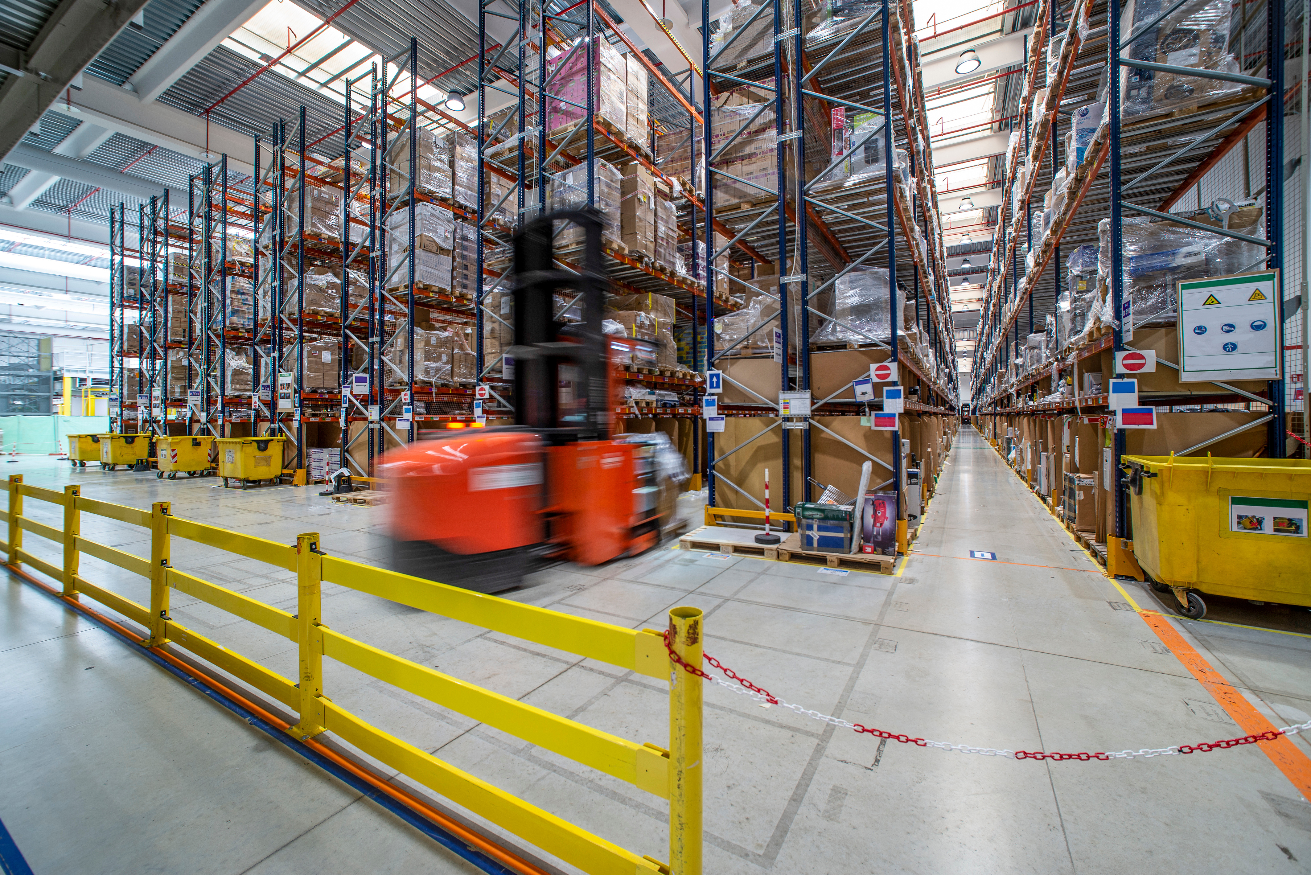 a photo of an amazon warehouse